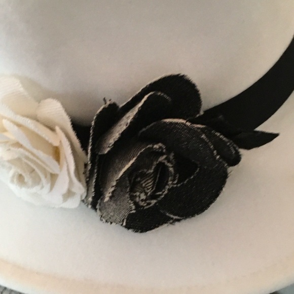 Daesan Upcycled White Wool Blend Fedora with Floral Trim M/L - Picture 7 of 8